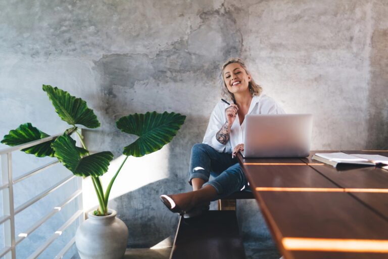 woman researching quotes about fighting sleep online